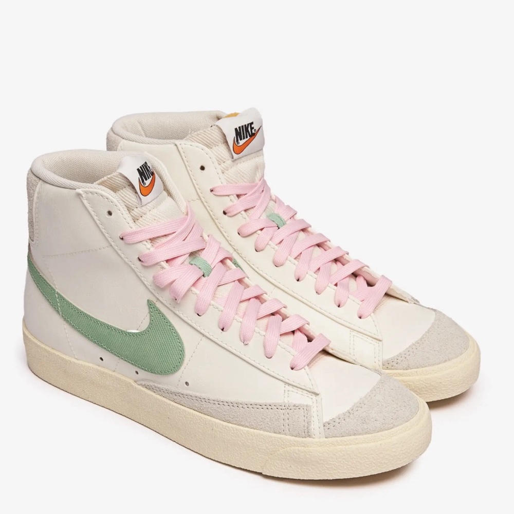 NEVER WORN Nike Blazer Mid 77 PRM Color Sail Green with pink laces